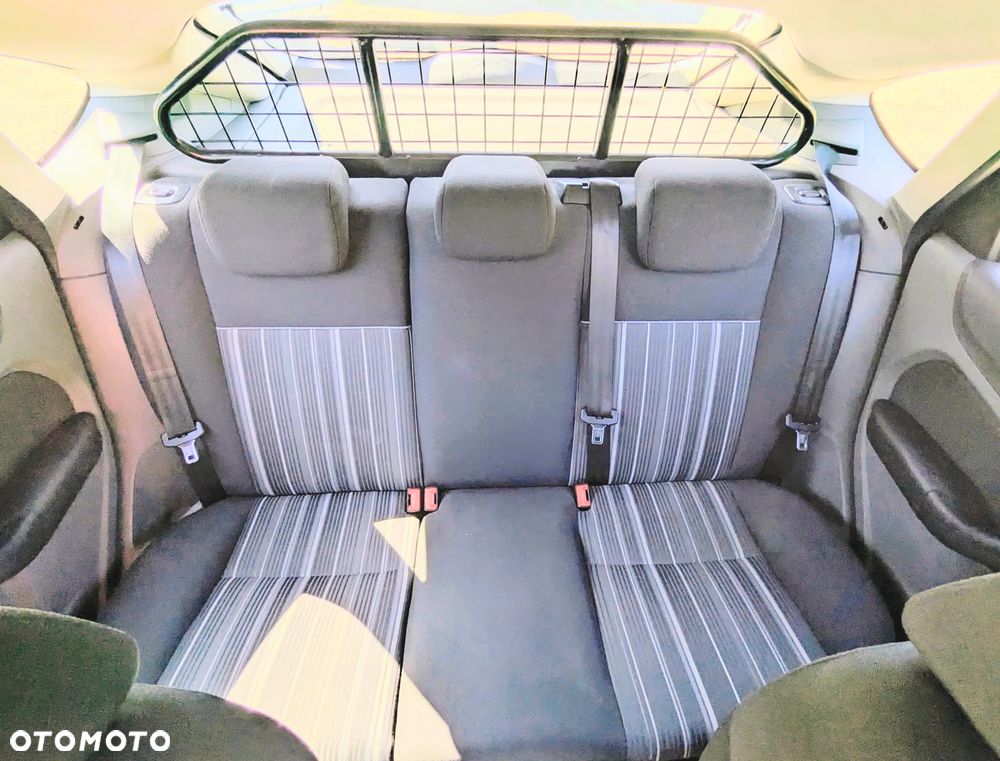 Ford Focus Mk2 FL 1.6 TDCi 109 KM – auto na części - 8