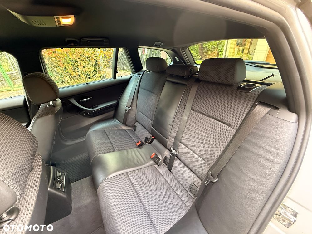 BMW Seria 3 318d - 19