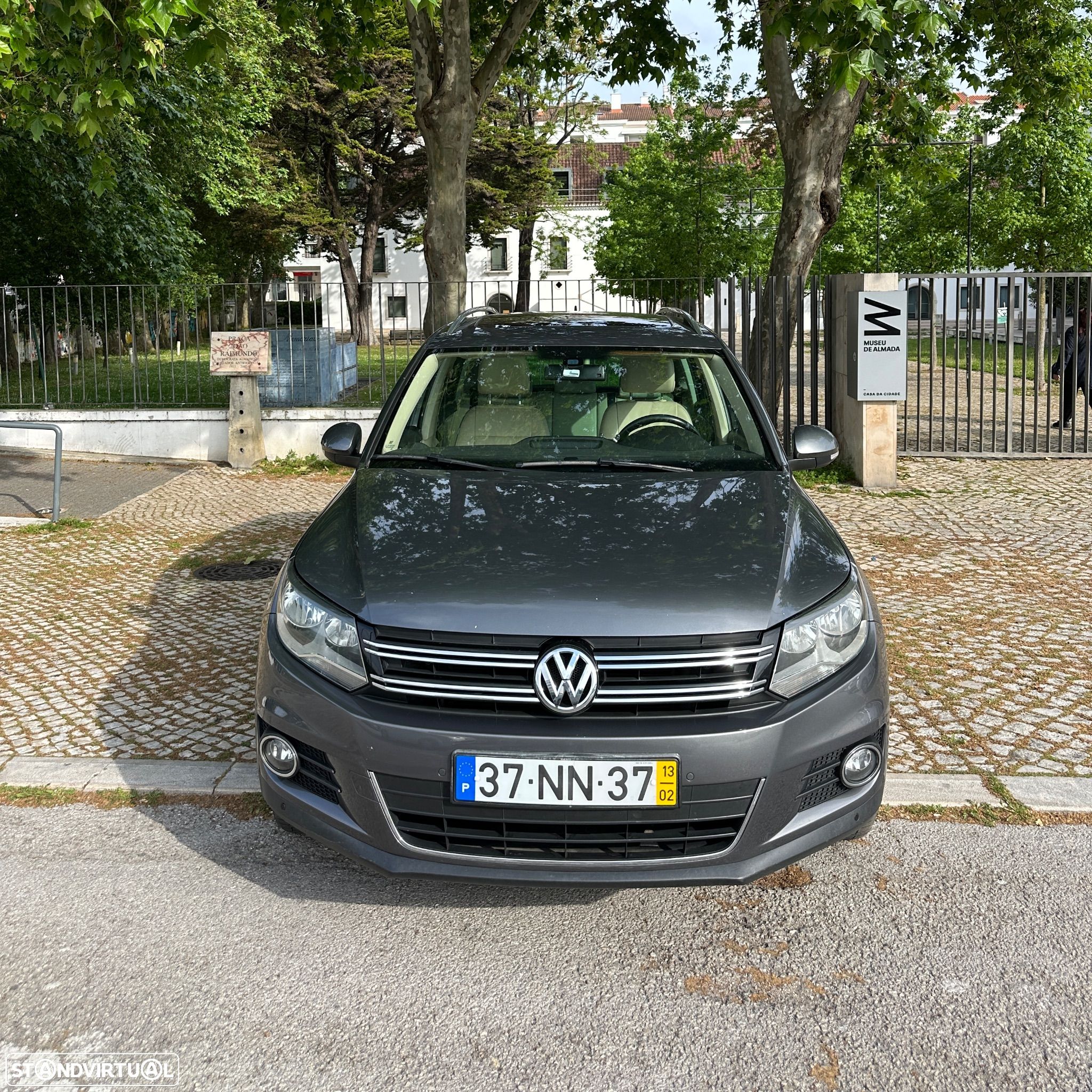 VW Tiguan 2.0 TDi Sport BlueMotion 4Motion DSG - 1