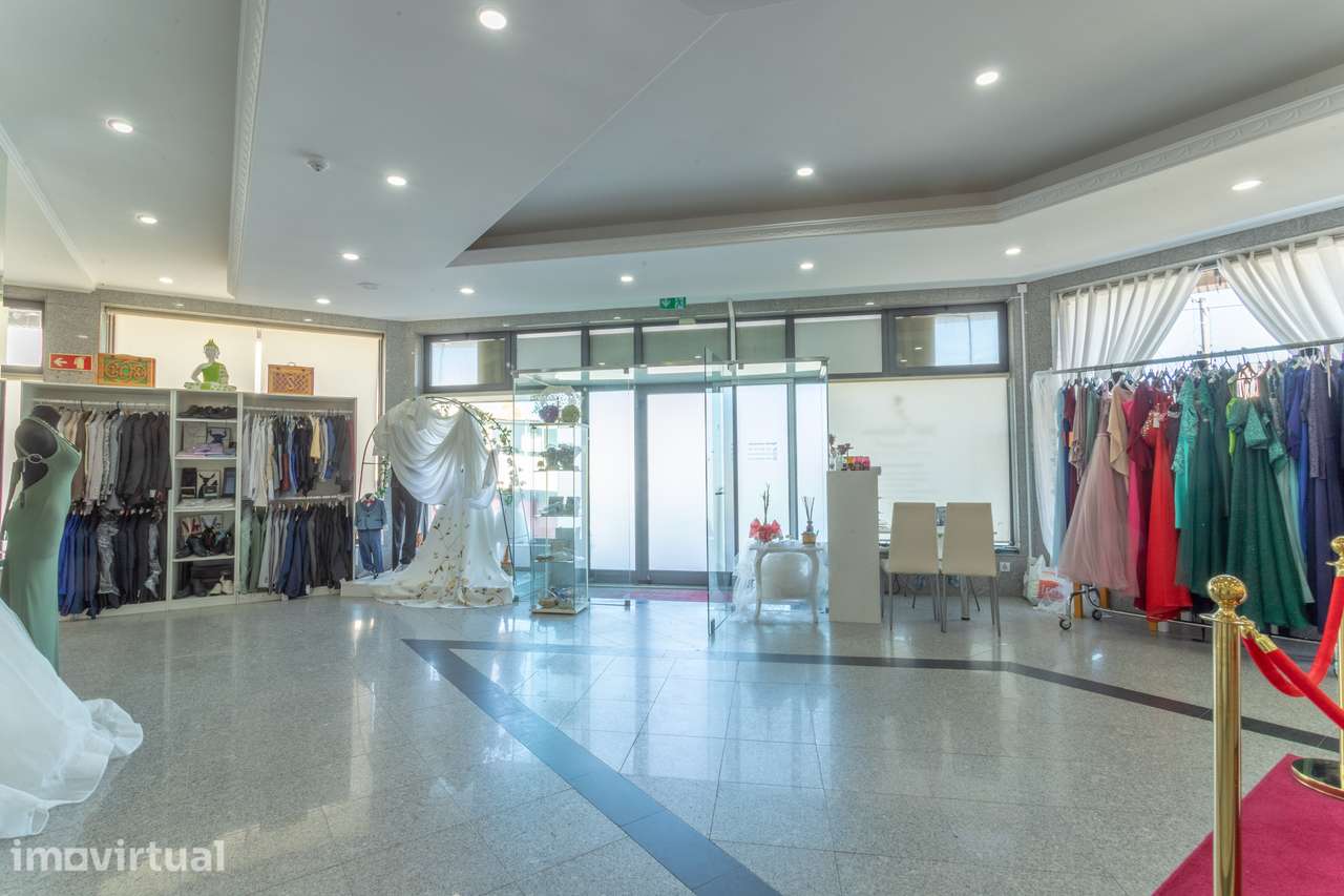 498 m² | Espaço Comercial | 2 Pisos + Terraço 90m2 | - Grande imagem: 4/46