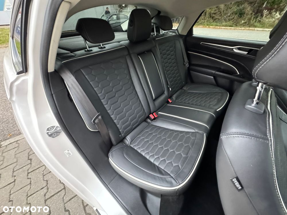 Ford Mondeo 2.0 EcoBlue Vignale - 35