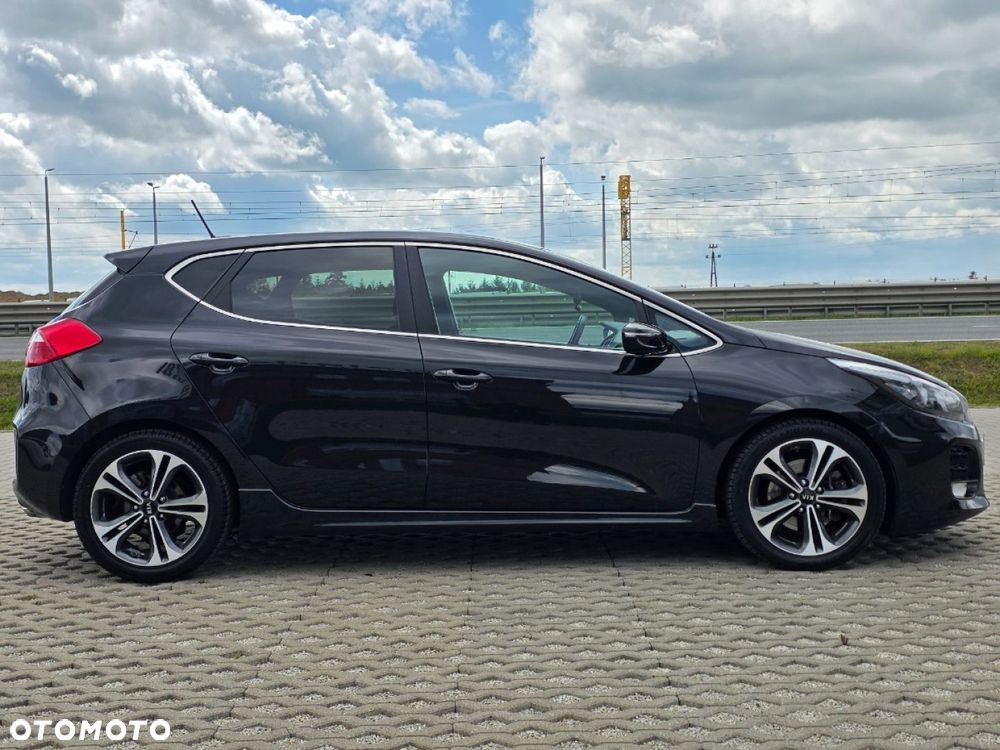 Kia Ceed - 8