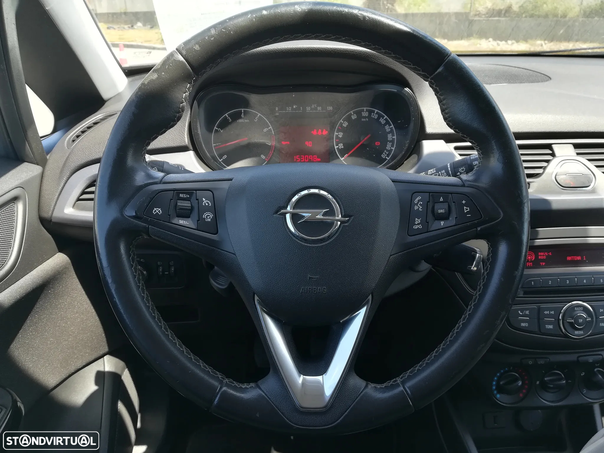 Opel Corsa 1.2 120 Anos - 13