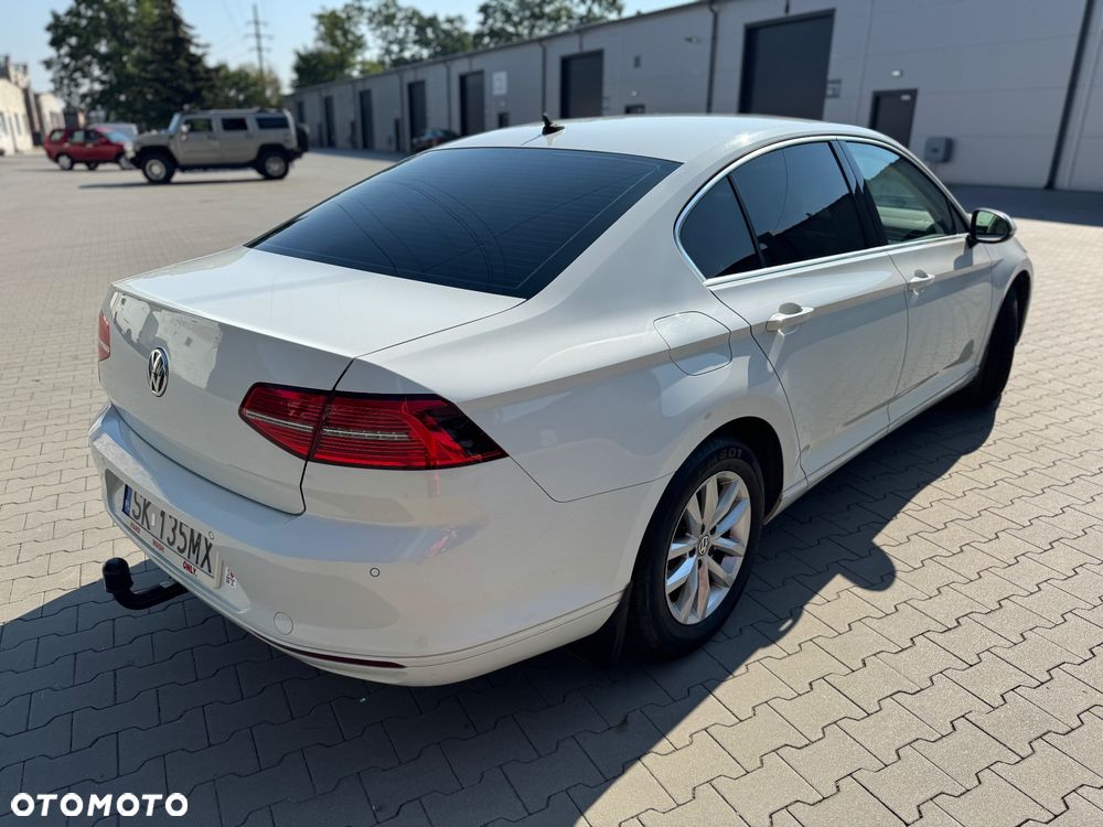Volkswagen Passat 2.0 TDI SCR Comfortline - 17