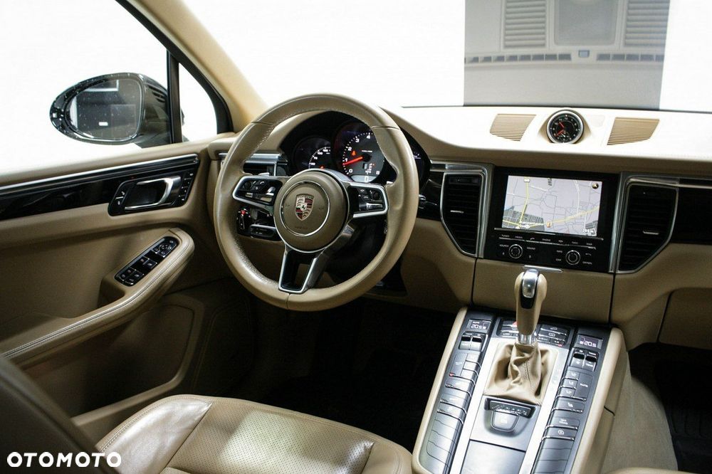 Porsche Macan - 11