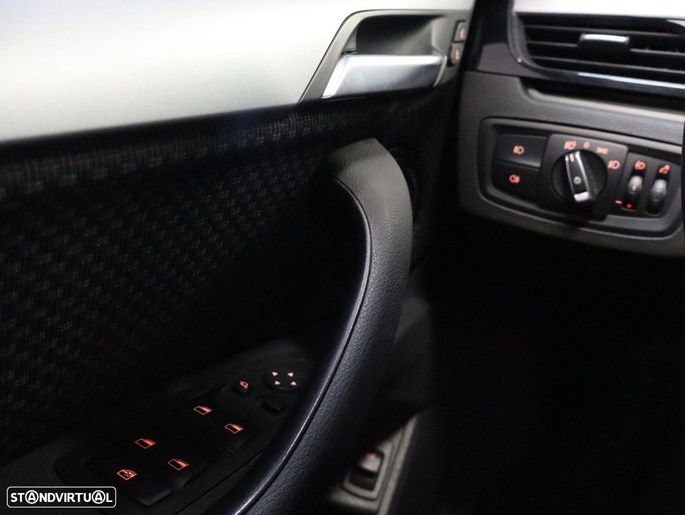 BMW X1 25 e xDrive - 18