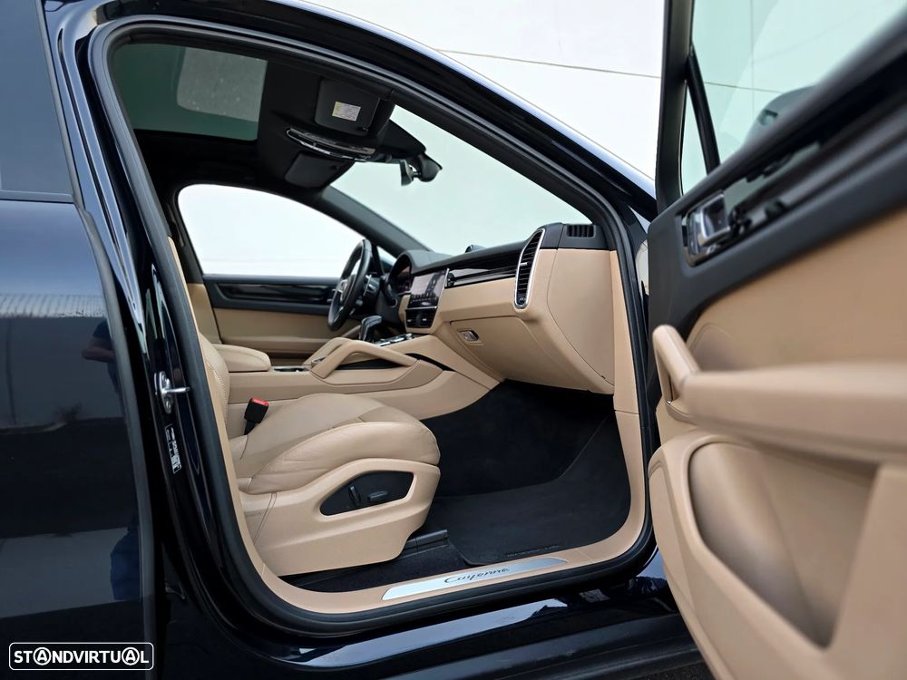 Porsche Cayenne Coupé E-Hybrid - 23