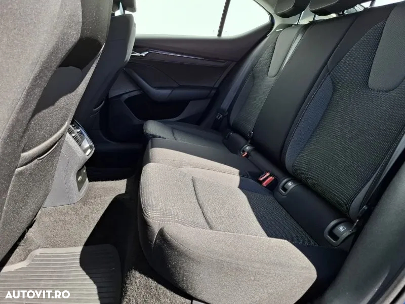 Skoda Octavia 2.0 TDI DSG Ambition - 26