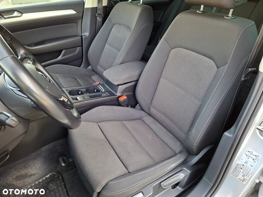 Volkswagen Passat - 16