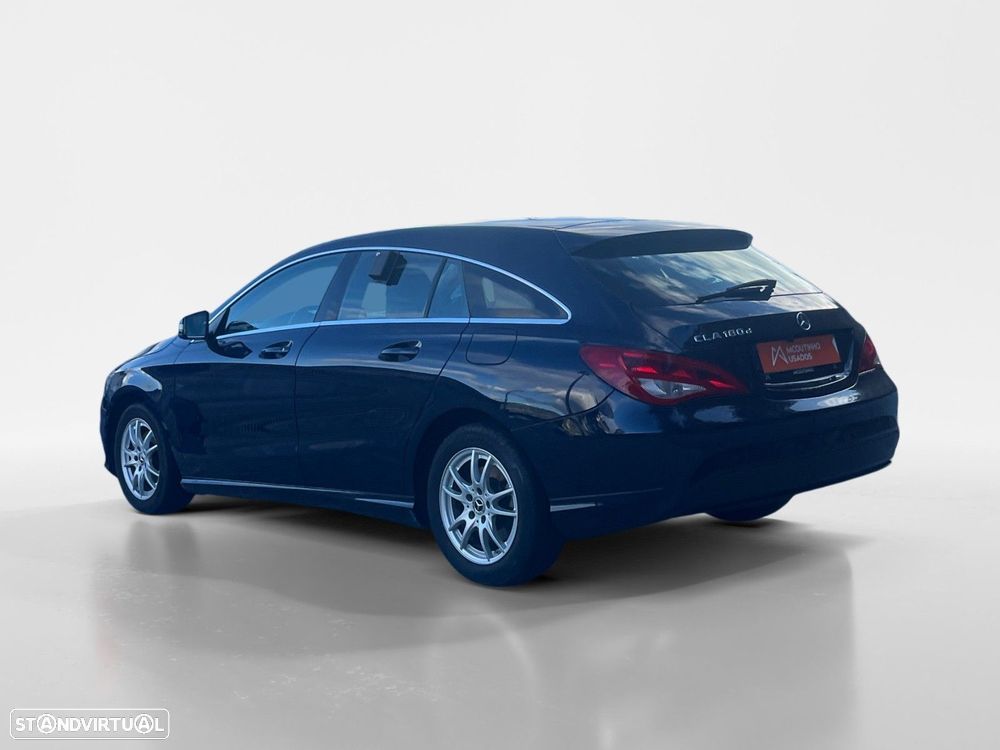 Mercedes-Benz CLA 180 d Shooting Brake AMG Line - 3