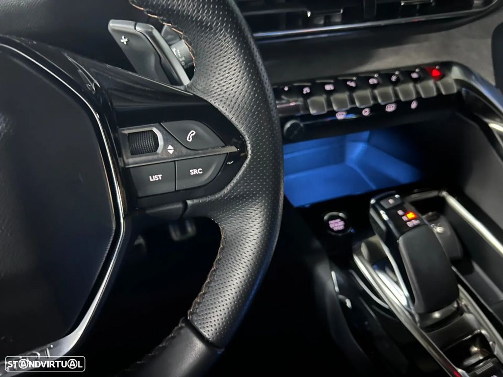 Peugeot 3008 1.6 Hybrid GT Pack e-EAT8 - 22