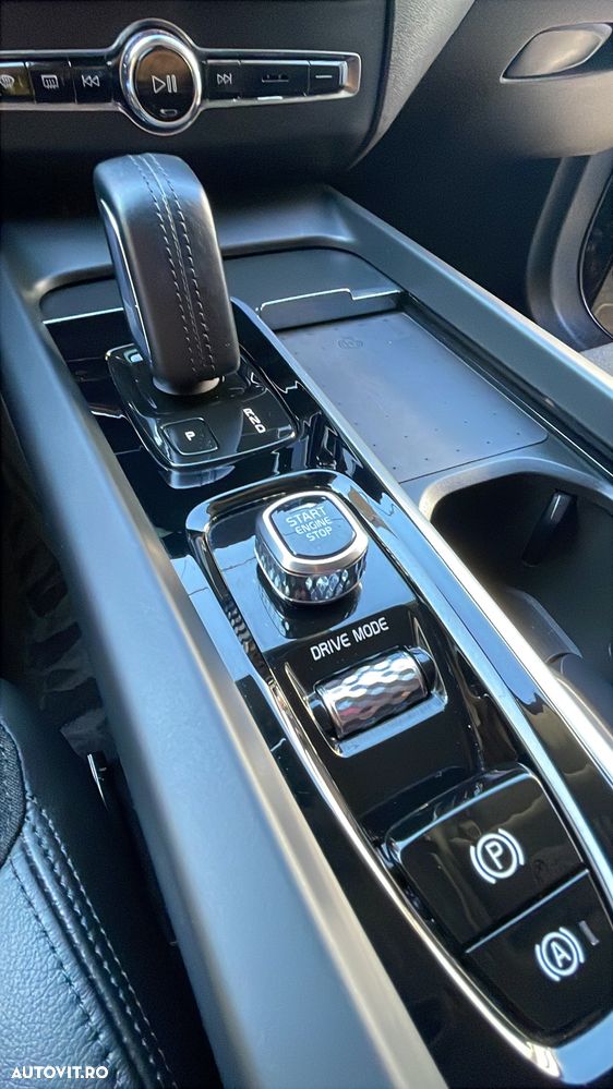 Volvo XC 60 B4 B Geartronic Momentum Pro - 23