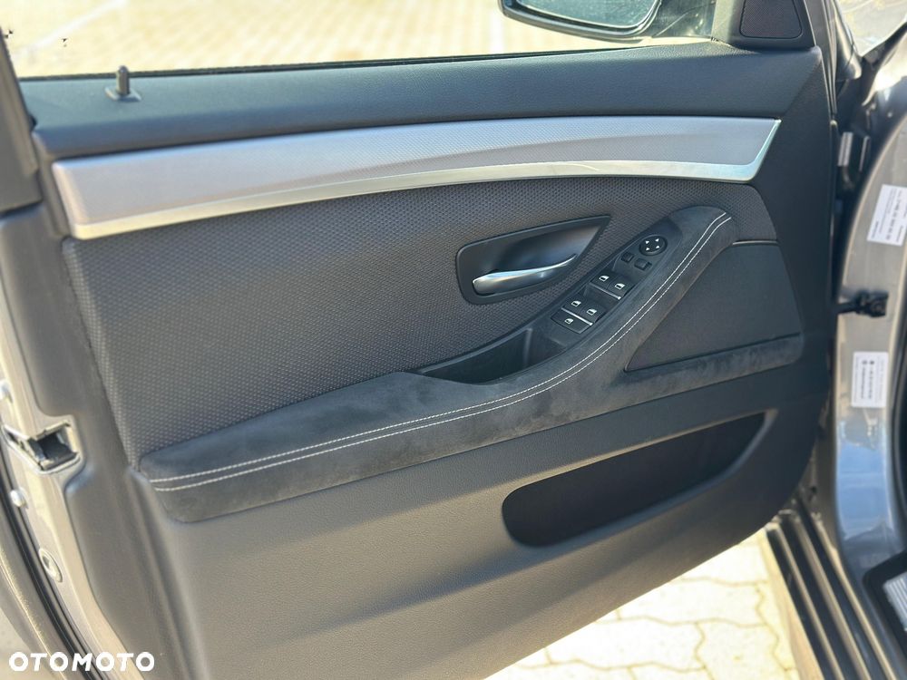 BMW Seria 5 520d xDrive M Sport sport - 12