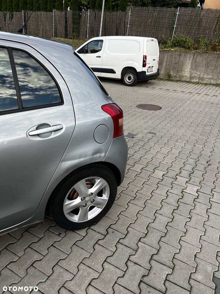 Toyota Yaris 1.3 Prestige - 9