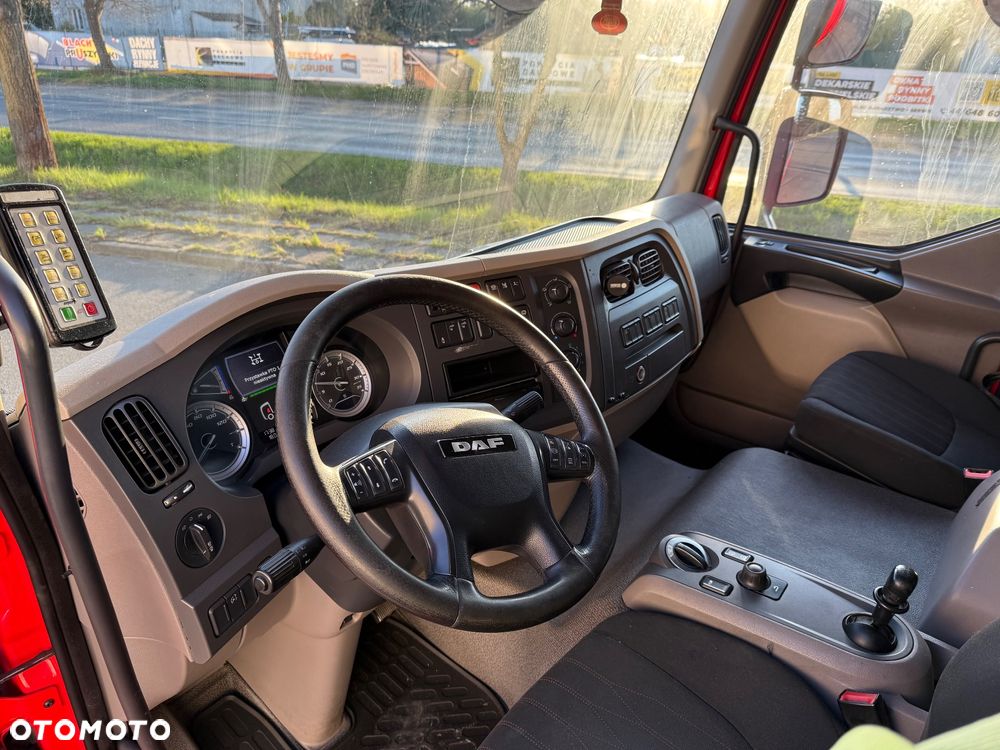 DAF LF 210 Pomoc drogowa laweta holownik widelec platforma hydrauliczna - 9