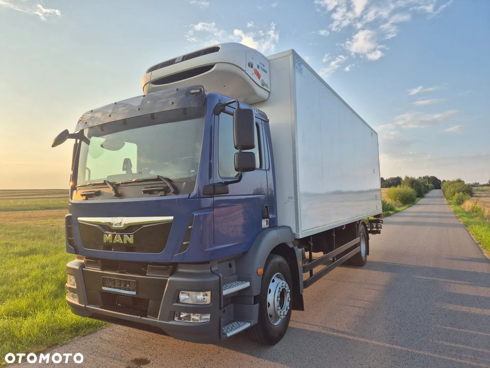 MAN TGM 18.290 Thermo King T-800r 2 zbiorniki z Niemiec 7.3m / 18 palet / winda i drzwi / OKAZJA - 12