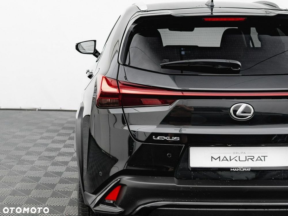 Lexus UX - 12