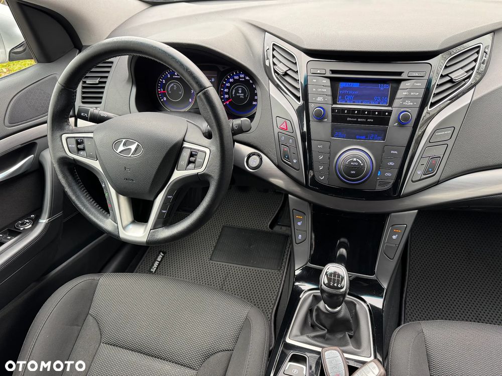 Hyundai i40 i40cw 1.6 Fifa World Cup Edition - 23