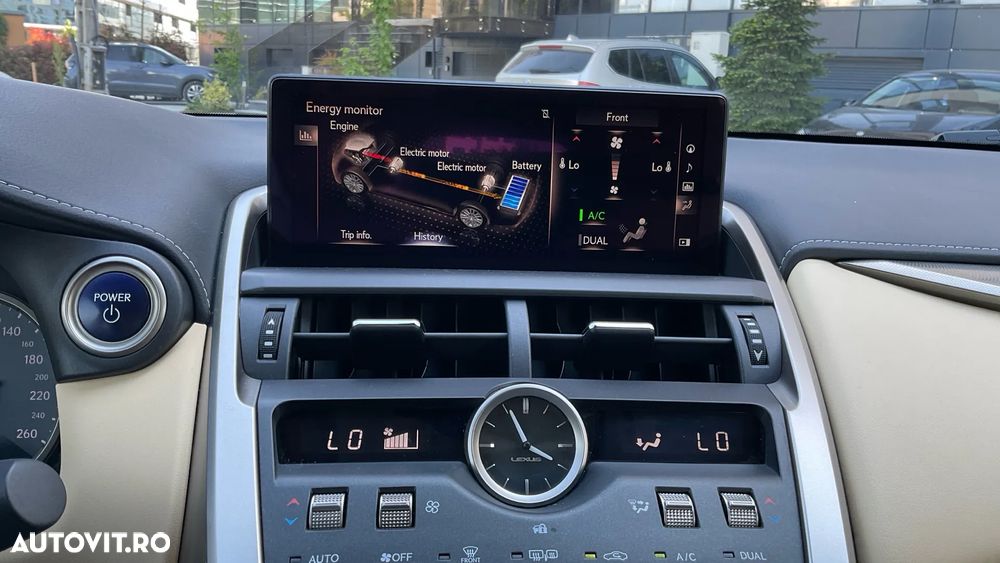 Lexus Seria NX 300h AWD Executive Plus - 32