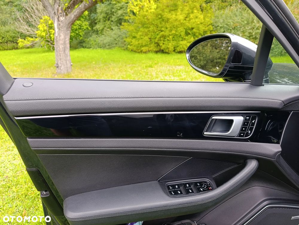 Porsche Panamera - 27