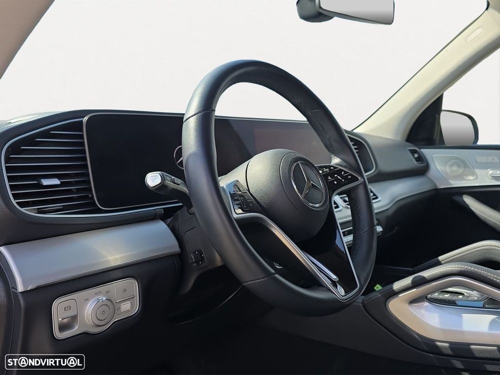 Mercedes-Benz GLE 300 d 4Matic — fotografia 9