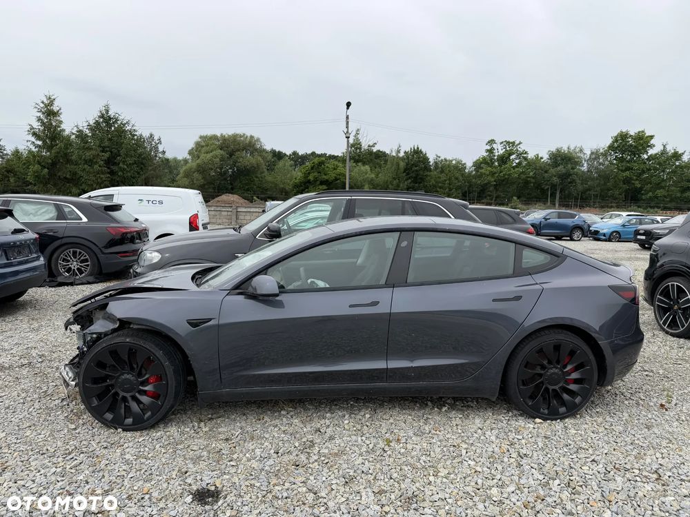 Tesla Model 3 - 5