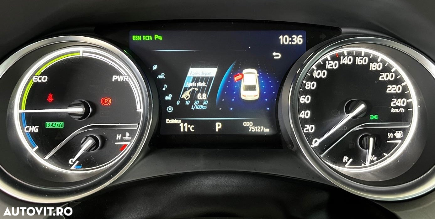 Toyota Camry 2.5 HEV Executive - 8