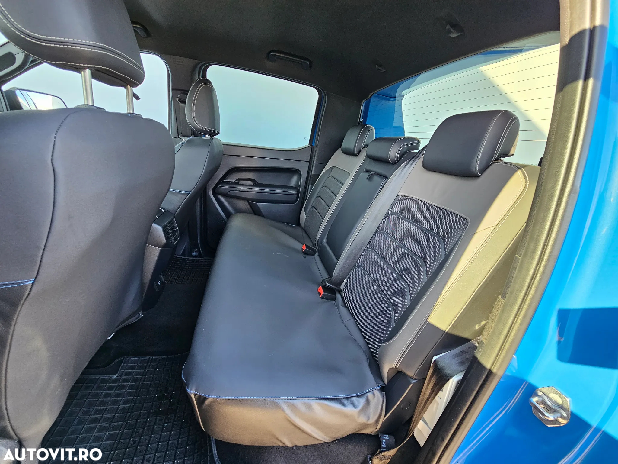 Volkswagen Amarok 3.0 TDI 241 CP 4M 10AT Aventura - 19