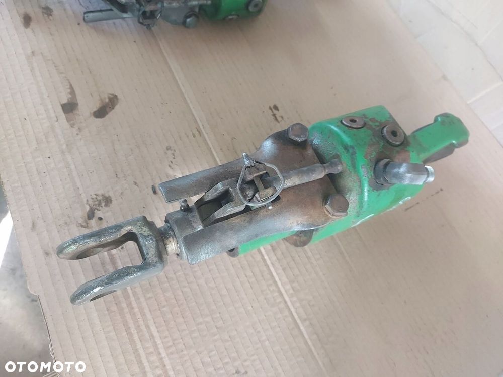 ODCIĄGI BOCZNE HYDRAULICZNE AL173082 JOHN DEERE 6110R - 5