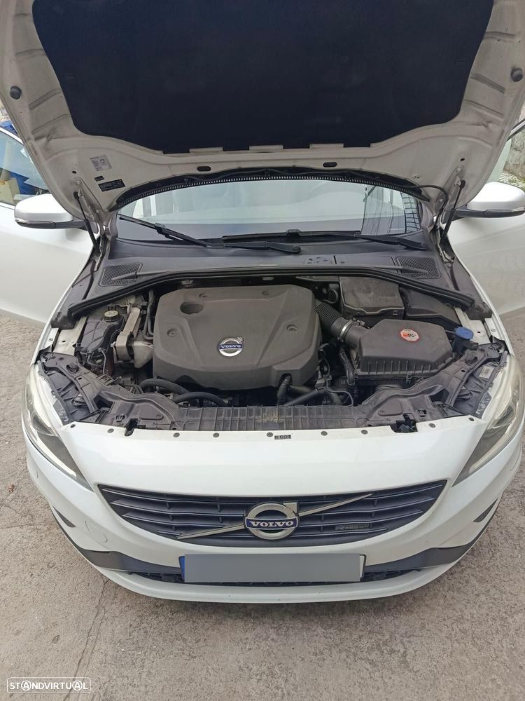 Volvo V60 2.0 D4 R-Design Momentum - 26