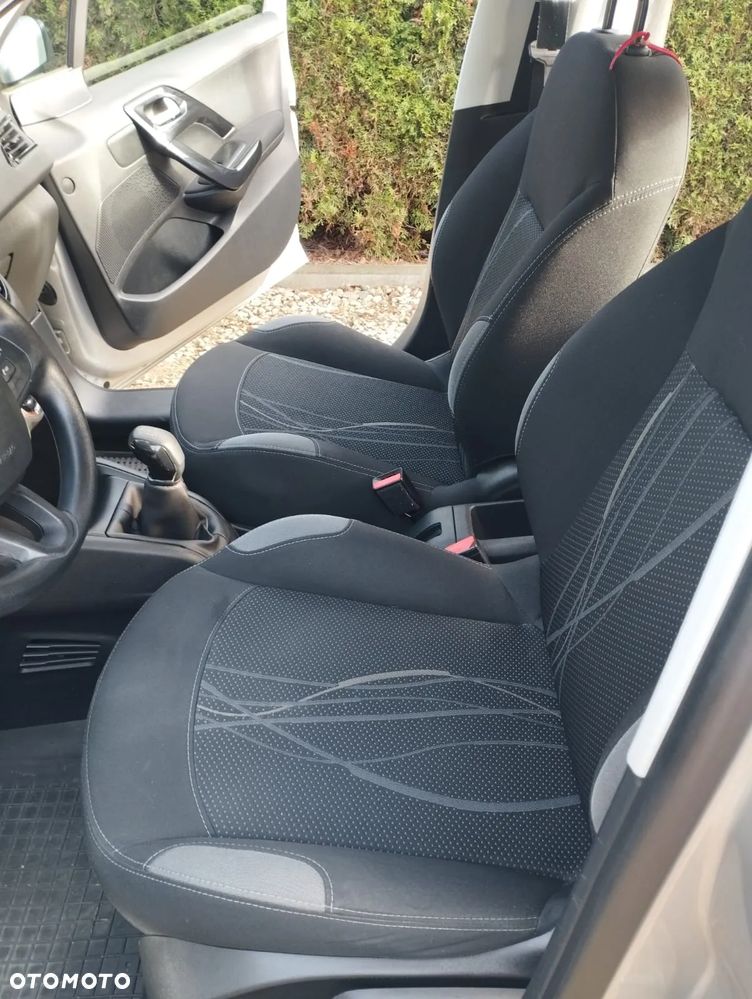 Peugeot 208 1.2 PureTech Style - 7