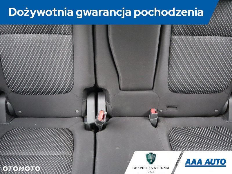 Mitsubishi Outlander - 12