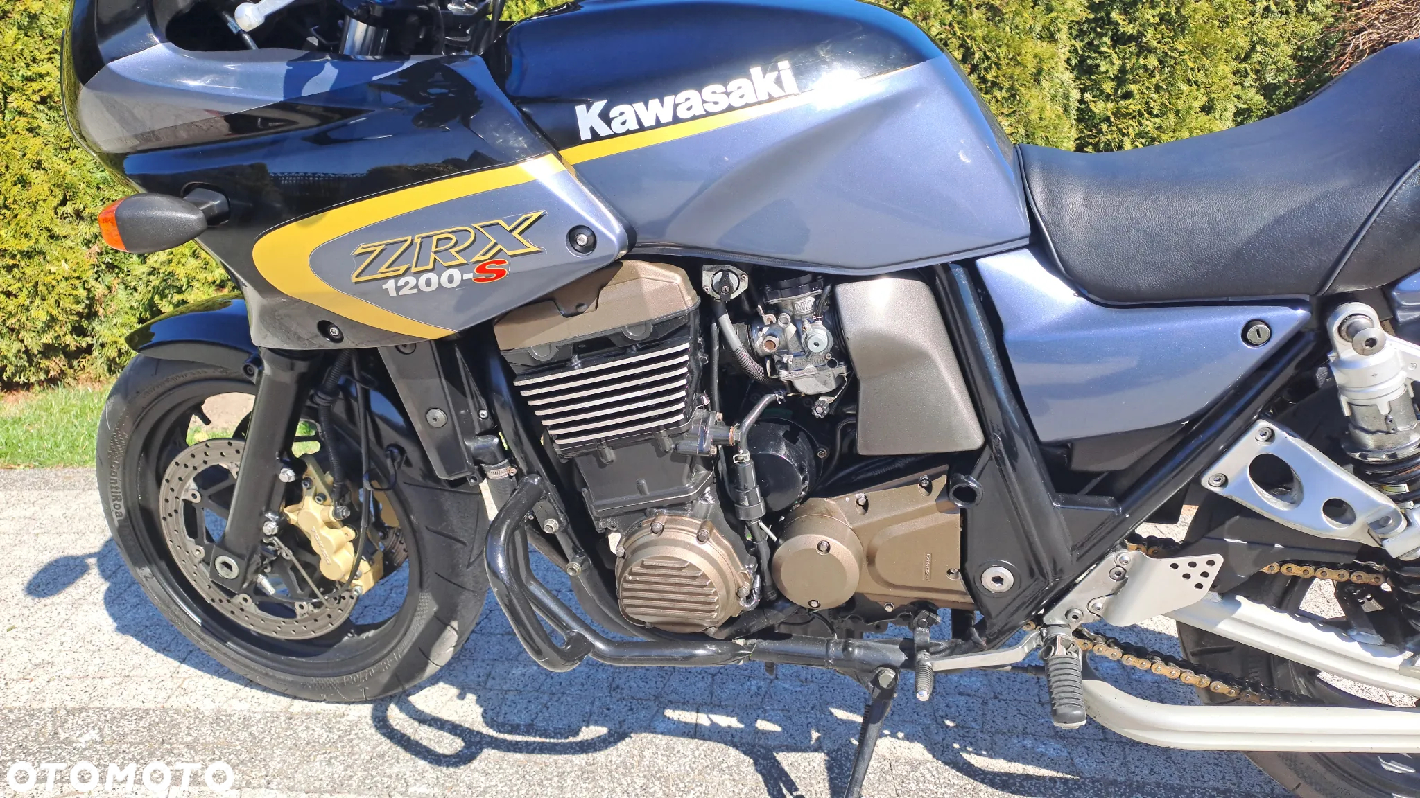 Kawasaki ZRX - 16