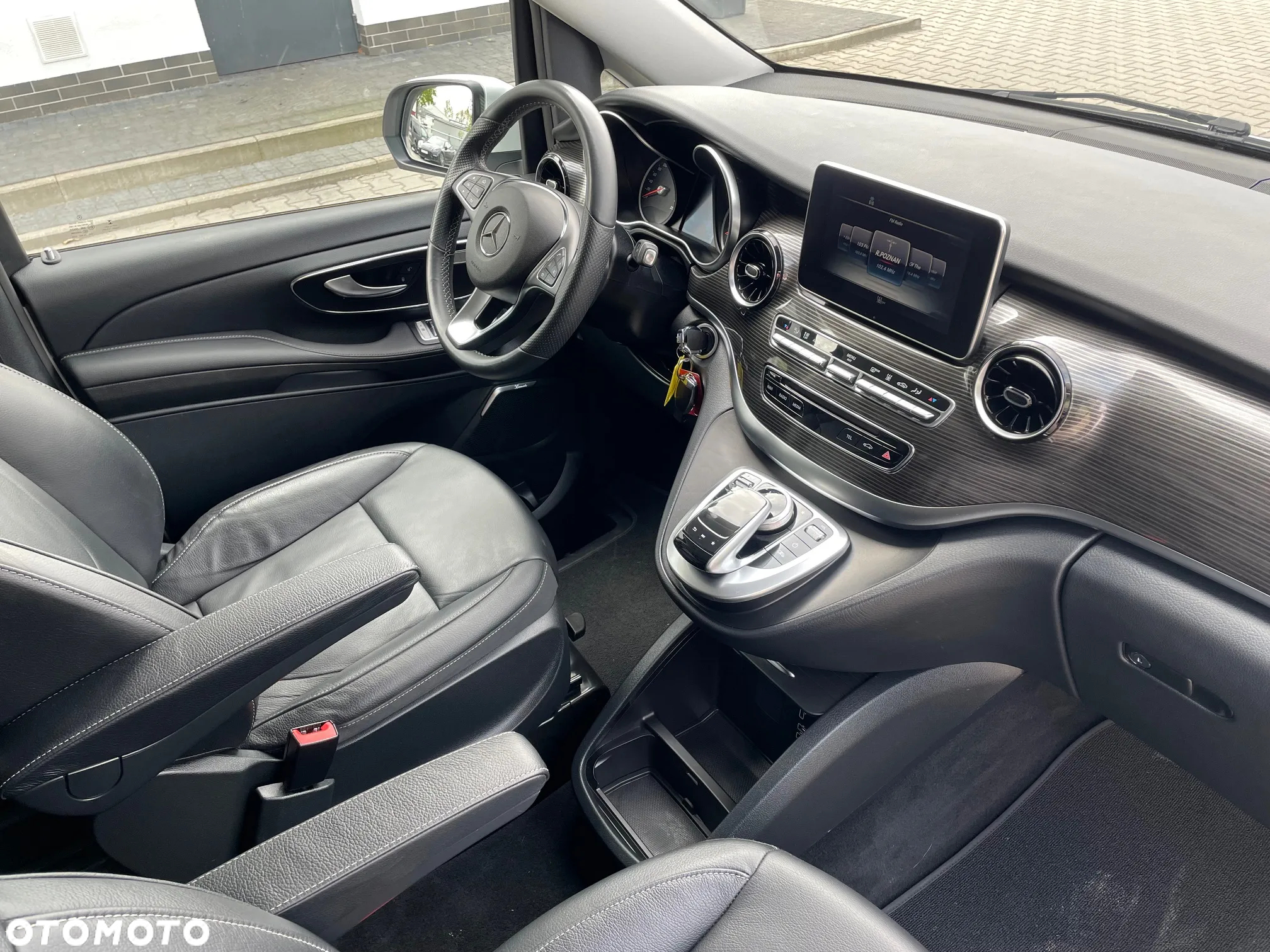 Mercedes-Benz Klasa V 300 d lang 9G-TRONIC Avantgarde - 11