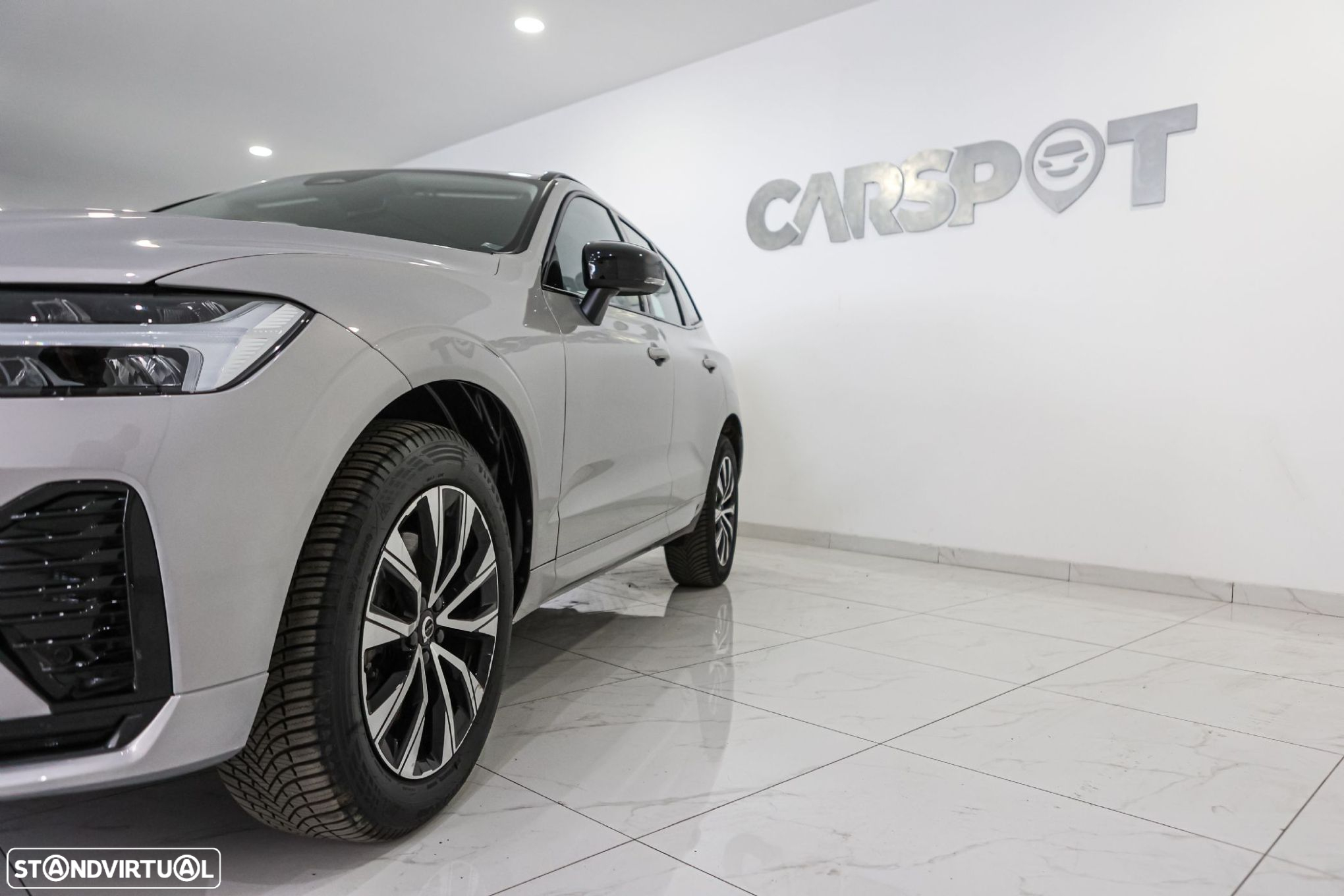 Volvo XC 60 2.0 B4 Plus Dark - 11