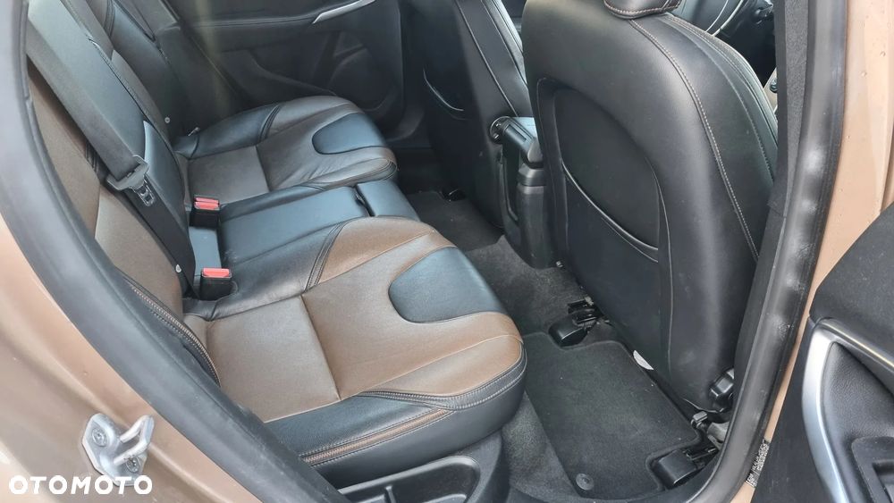 Volvo V40 Cross Country D3 Geartronic Summum - 14