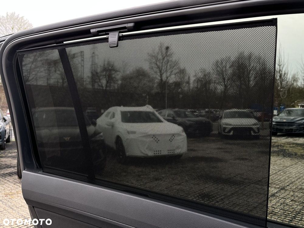 Volkswagen Touran - 28