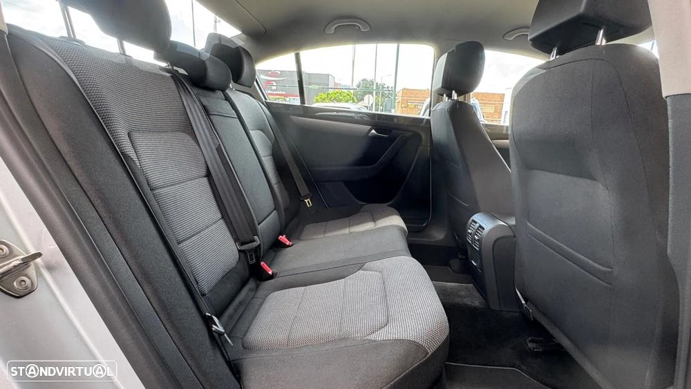 VW Passat 1.6 TDI BlueMotion - 45