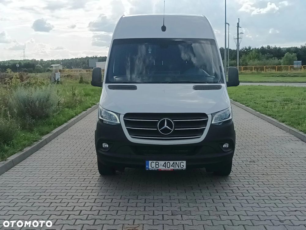 Mercedes-Benz 316 - 17
