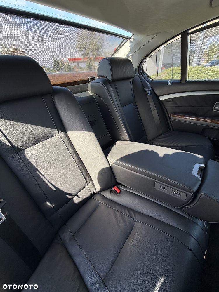 BMW Seria 7 735i - 15