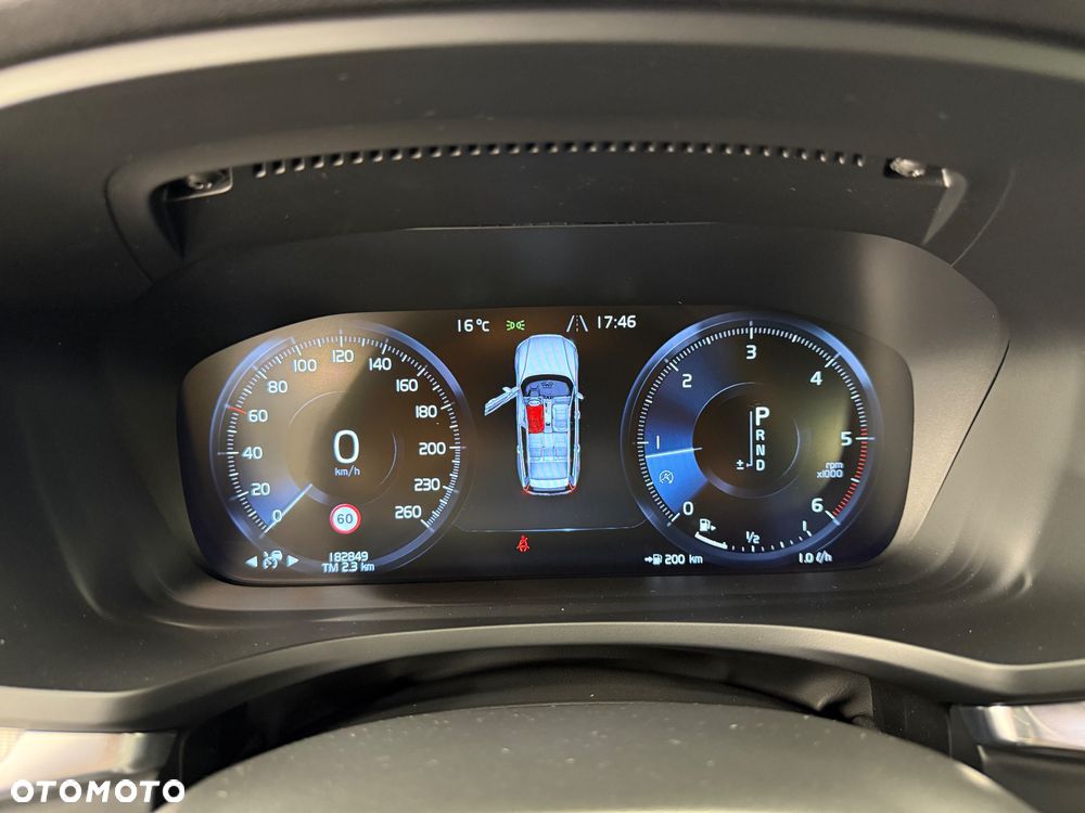 Volvo V60 D4 Geartronic R-Design - 32