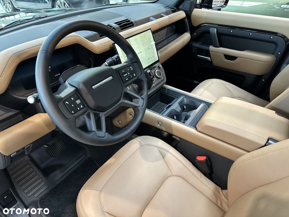 Land Rover Defender - 8