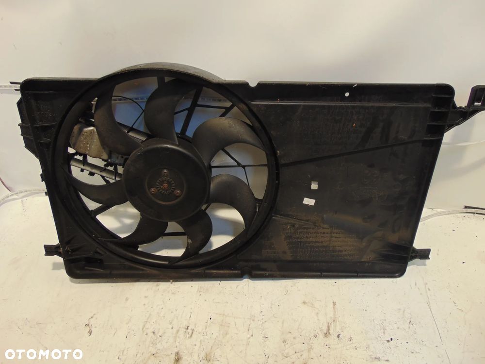 Wentylator chłodnicy mazda 3  08 rok 2,0 16 v - 5
