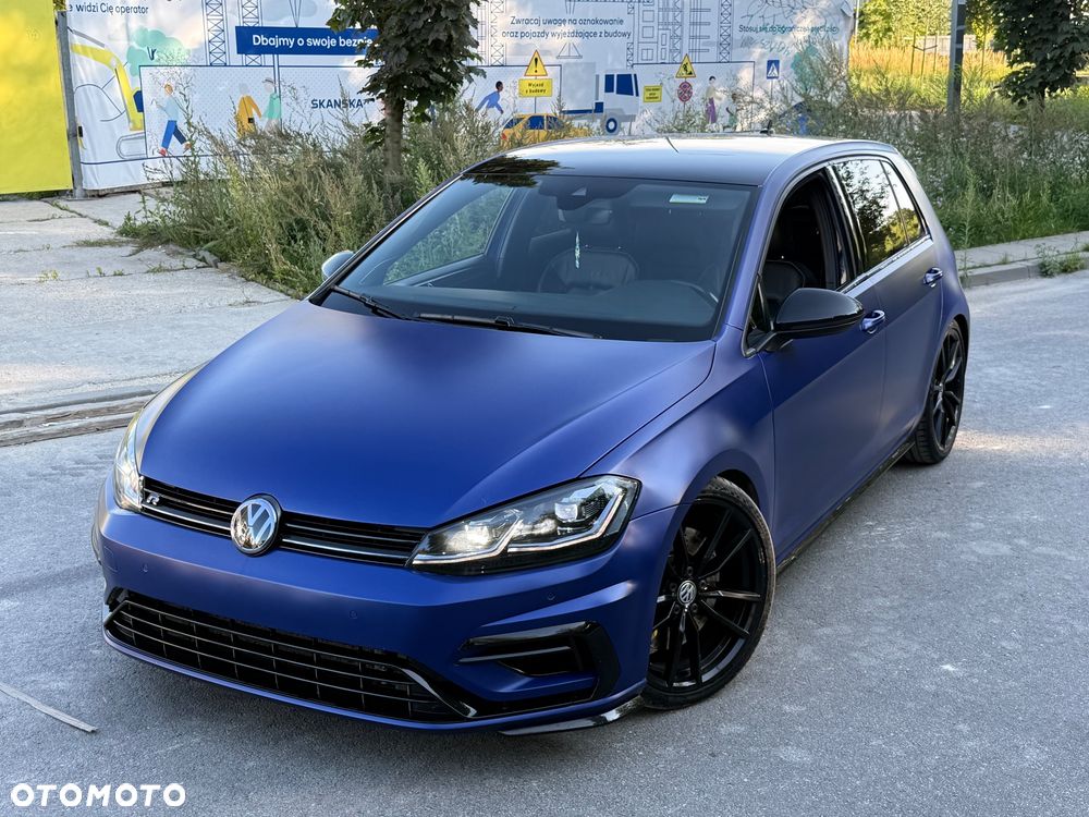Volkswagen Golf - 1