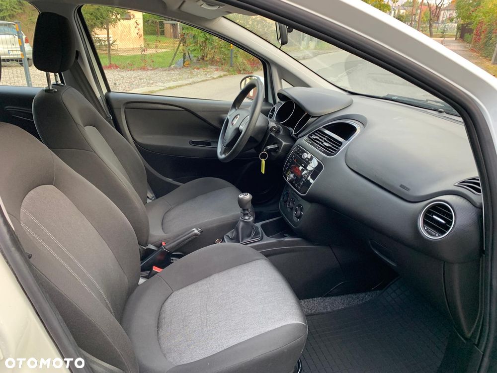 Fiat Grande Punto - 10