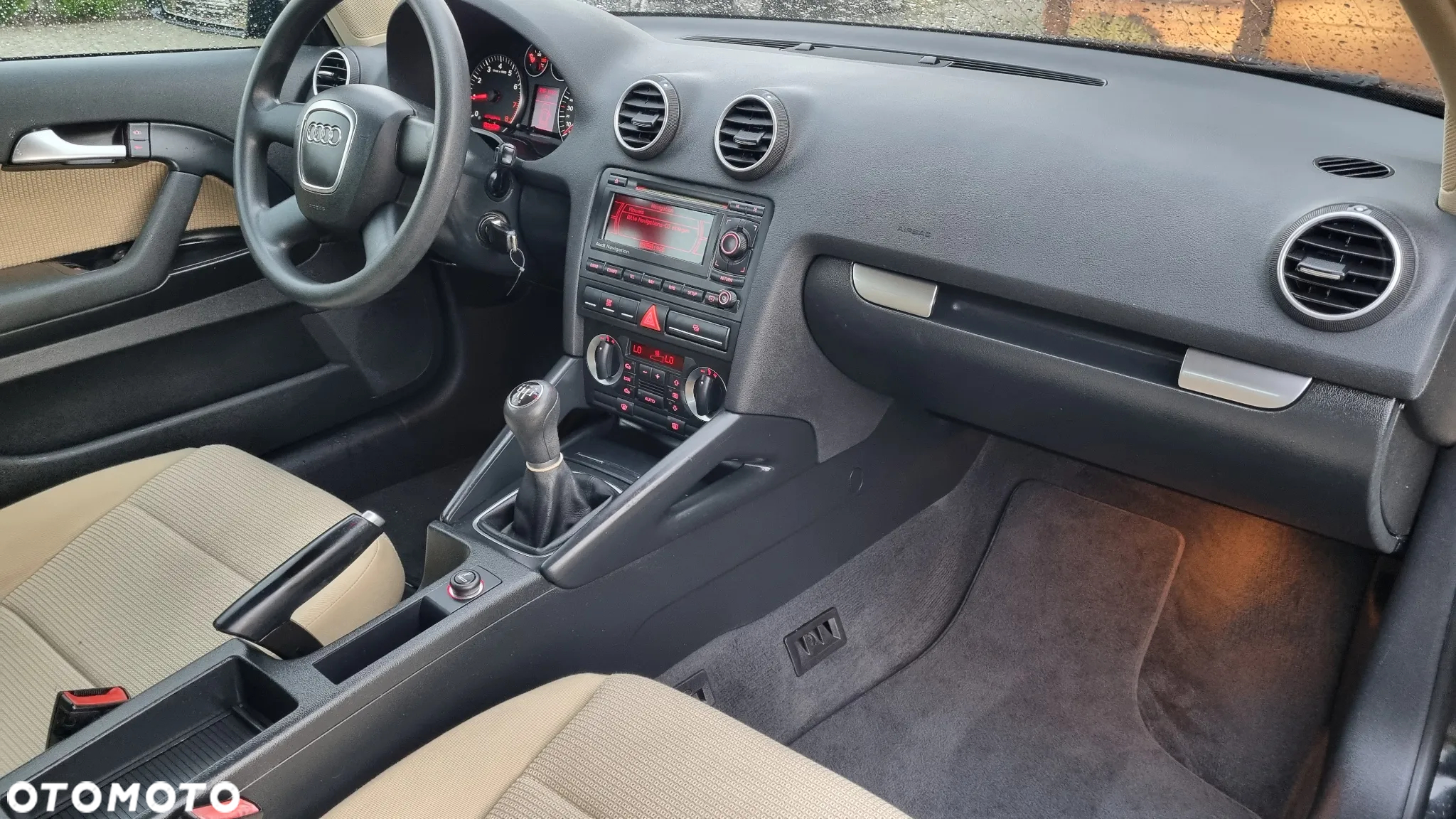 Audi A3 1.6 Ambiente - 16