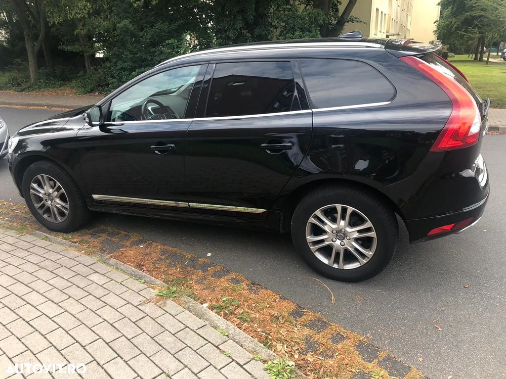 Volvo XC 60 D4 AWD Momentum - 4