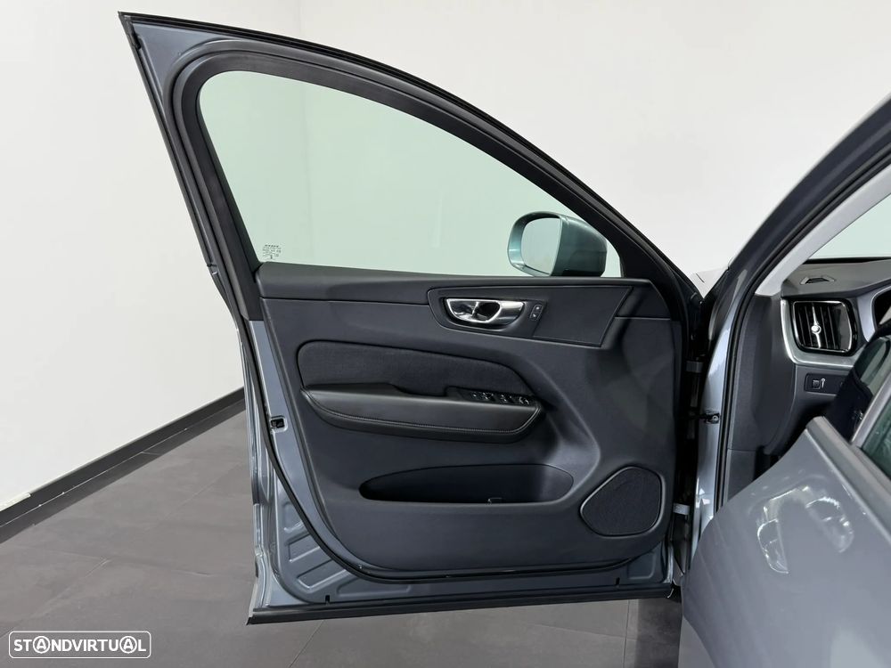 Volvo XC 60 2.0 D3 Momentum Plus - 17