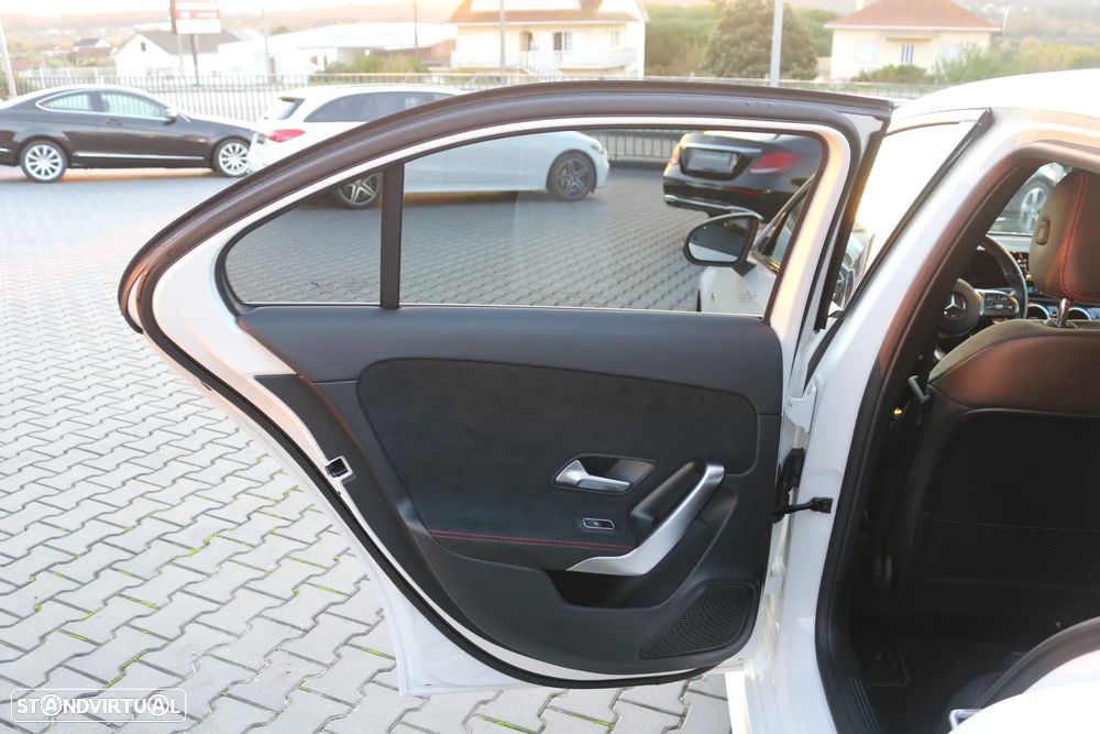 Mercedes-Benz A 250 Limousine e AMG Line - 36