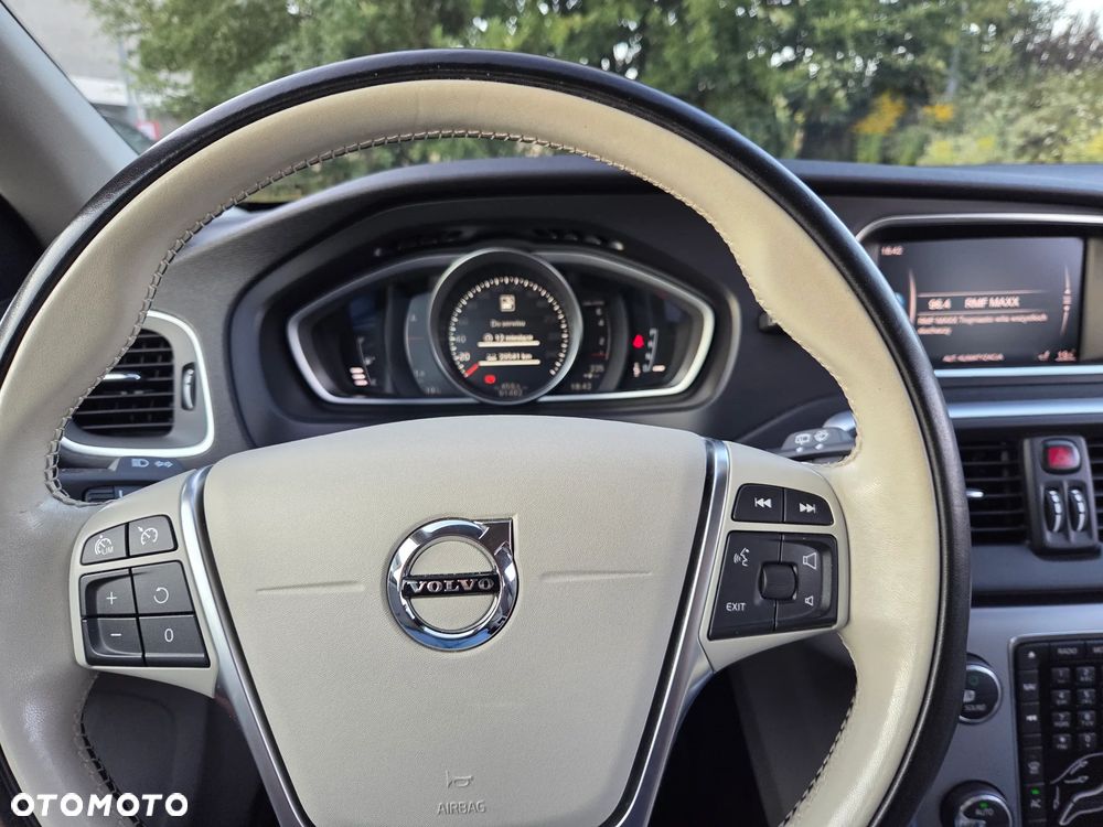 Volvo V40 T3 Drive-E Momentum - 10